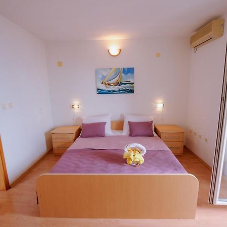 Pension Maric Rooms Brist Bagian luar foto