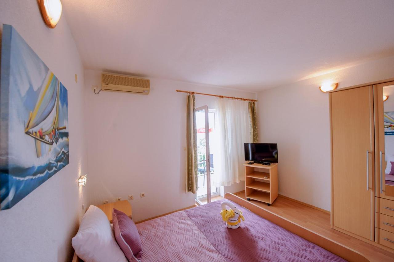 Pension Maric Rooms Brist Bagian luar foto