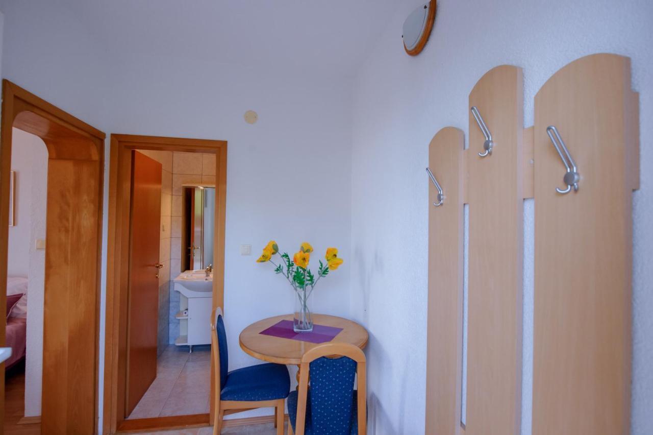 Pension Maric Rooms Brist Bagian luar foto