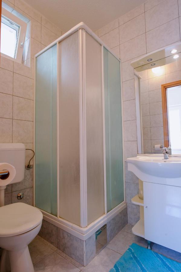 Pension Maric Rooms Brist Bagian luar foto